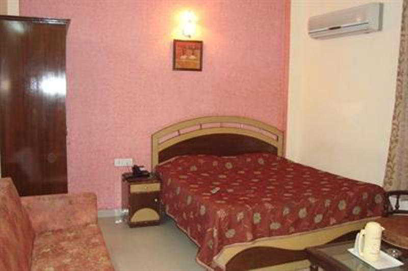 Treebo Paras International Delhi  Exterior photo