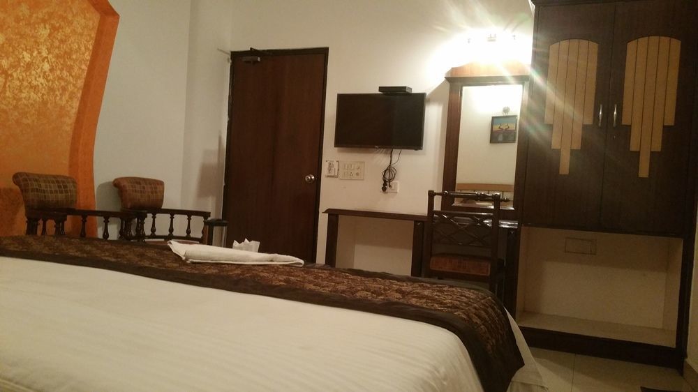 Treebo Paras International Delhi  Exterior photo