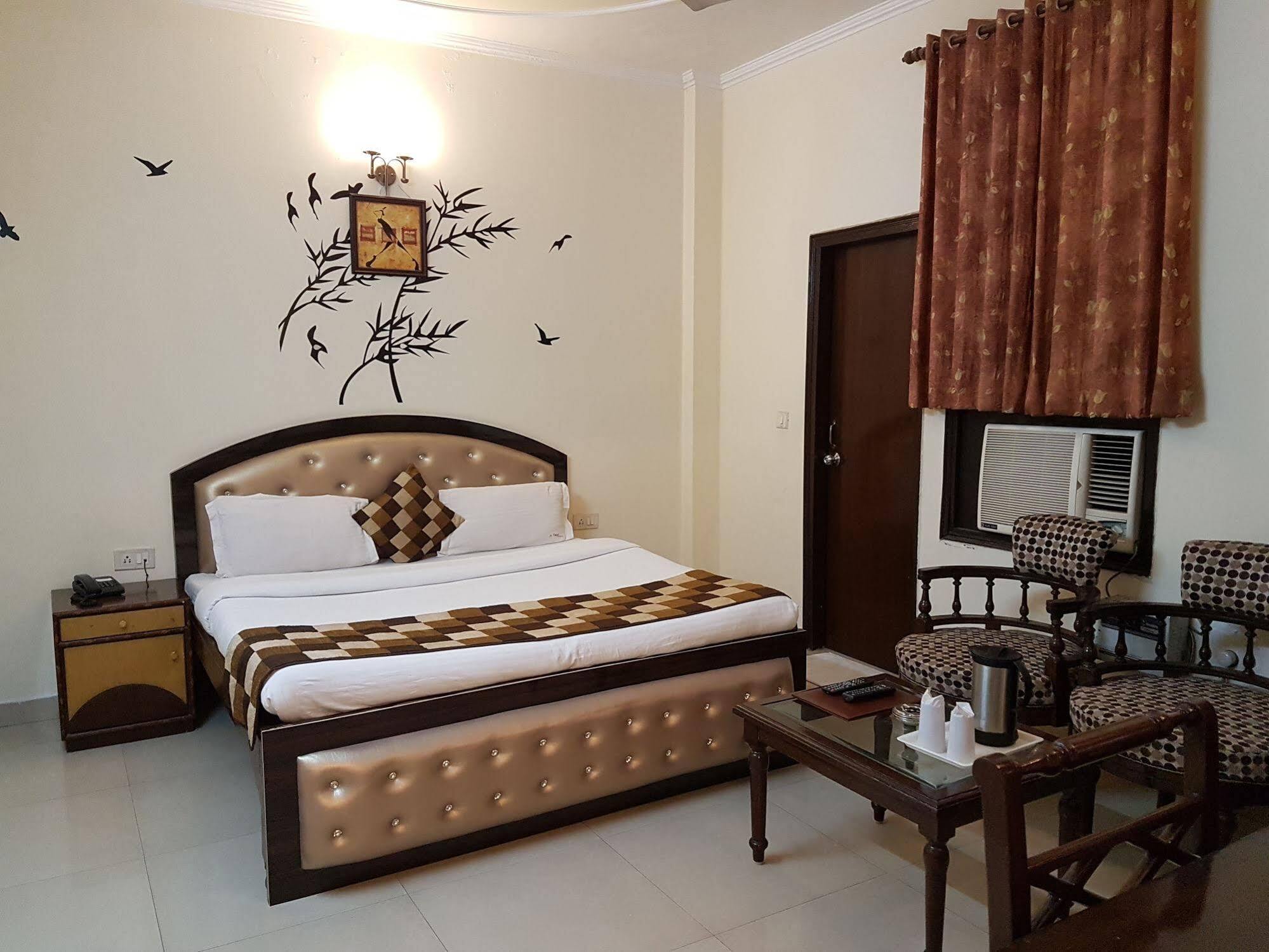 Treebo Paras International Delhi  Exterior photo